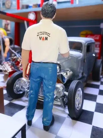 1/18 메카닉 VAN 아이비 피규어 디오라마 차고