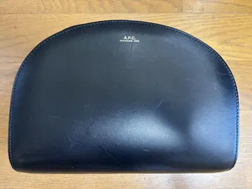 A.P.C. 블랙 가죽 숄더백