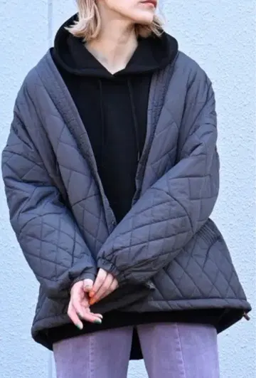 루필리안 오버 사이즈 퀼팅 자켓 그레이 LUPILIEN