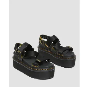 Dr.Martens 통굽 샌들