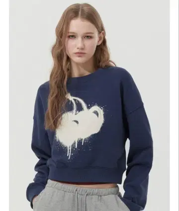 KIRSH 키르시 멜팅 체리 맨투맨