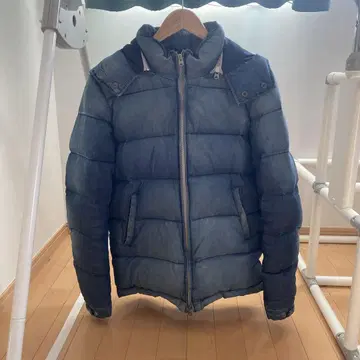 GOSTAR DE FUGA 다운 자켓