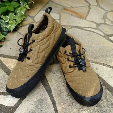 Danner 카키 퀼팅 스니커즈