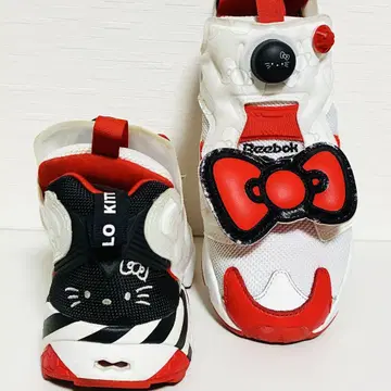 InstaPump Fury OG Shoes 팬톤 헬로키티 리본