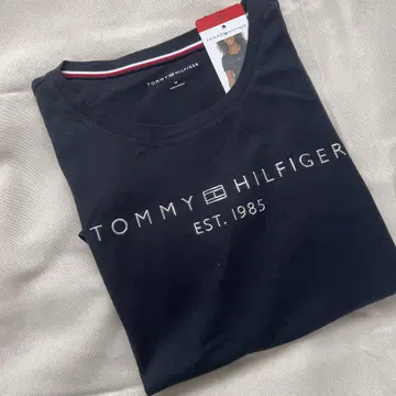 TOMMY HILFIGER 네이비 T셔츠