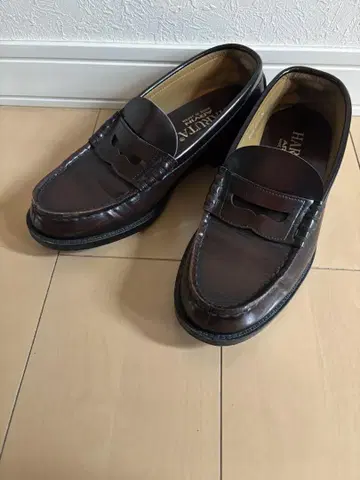 HARUTA 다크 브라운 로퍼
