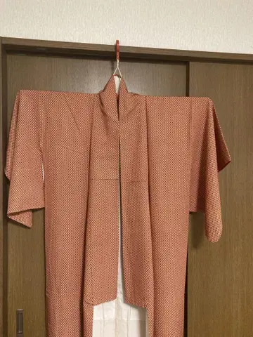 코몬 기모노 빨간색과 화이트 도트 무늬