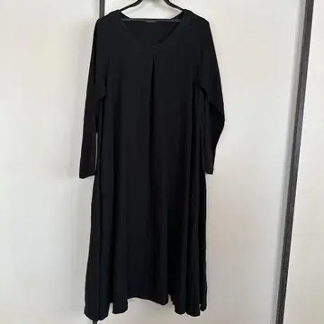 네스트로브 블랙 A라인 원피스