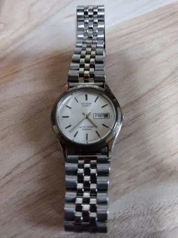 Seiko 아날로그 시계 실버