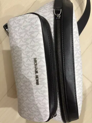 MICHAEL KORS 숄더백 화이트/블랙