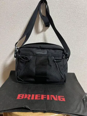 BRIEFING 블랙 숄더백