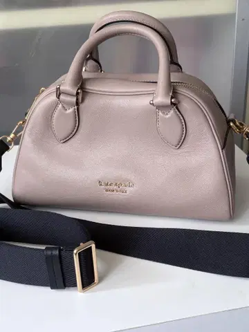 Kate Spade 핑크 베이지 가죽 숄더백