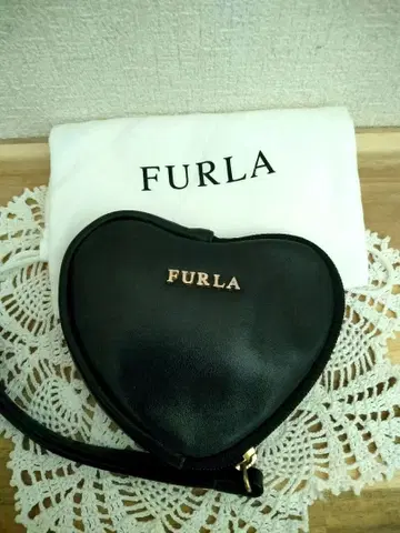 FURLA 하트형 코인 케이스 블랙