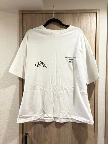 홈 에코노믹스 실험 로고 프린트 티셔츠