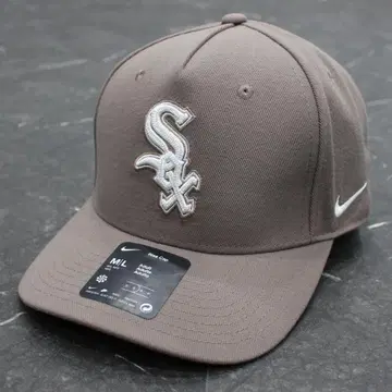 해외 모델 NIKE MLB WHITE SOX 스냅백 캡 깊은