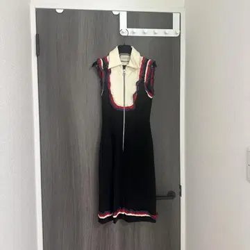 슬리브리스 미니 원피스 프릴 포함