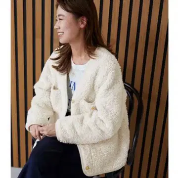 저널 스탠다드 리룸 컬리 페이크 무스탕 V넥 자켓