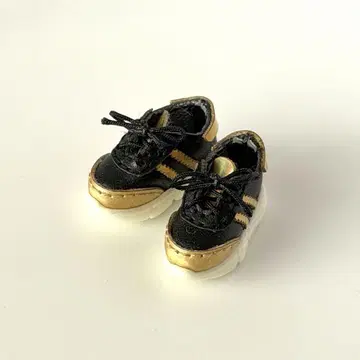 오비츠 11 딜러님 제작 스니커즈