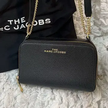 더 마크 제이콥스 블랙 숄더백