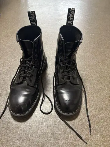 닥터마틴 마틴 8홀 부츠