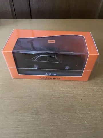 MAXICHAMPS Audi 100 1/43 Paul's Model