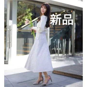 체크 무늬 플레어 롱 스커트