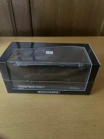 MINICHAMPS 포르쉐 타이칸 터보 S 1/43