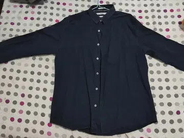 네이비 버튼 다운 긴팔 셔츠