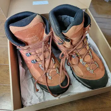 mont-bell 등산화 25cm 오렌지 박스 있음 태국 내로우 부츠