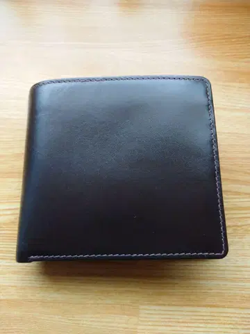 다크 브라운 가죽 접이식 지갑