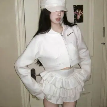 andwang kirakira 숏 지퍼 스커트 셋업 whi