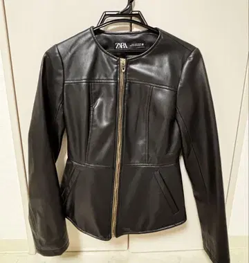 ZARA 플레어 가죽 자켓