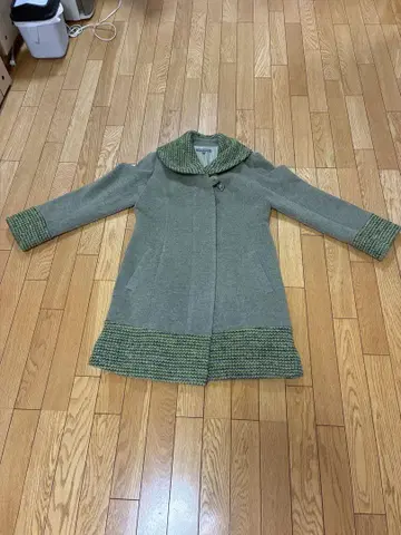 가격 인하했습니다. 새상품급 로라 애슐리 코트 그린