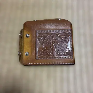 고스케야 가죽 엠보싱 가공 이단 접이식 지갑 브라운