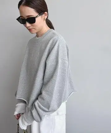 두지엠 클라세 Cropped 맨투맨 풀오버 블랙