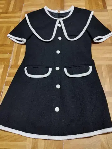카라 부착 블랙 캬바쿠라 미니 원피스 L 사이즈