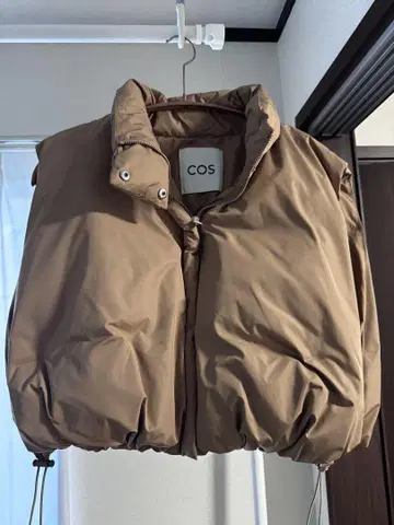 COS 브라운 다운 자켓