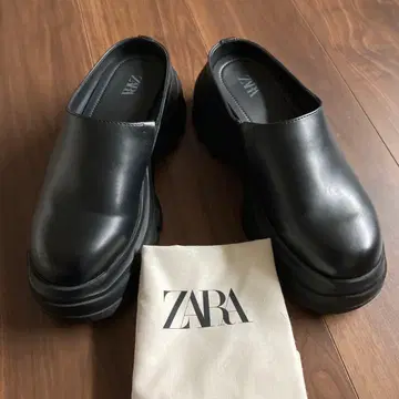 새상품급 ZARA 볼륨 밑창 크로그 뮬