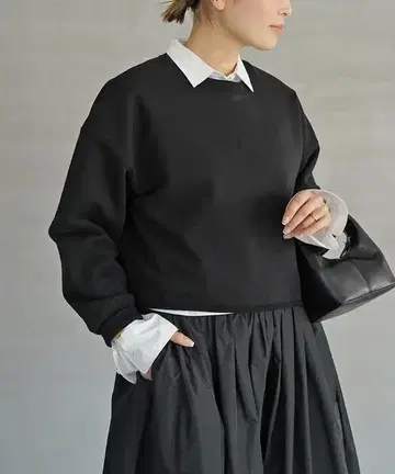 EVERYDAY I LIKE. 크롭 맨투맨 풀오버 블랙