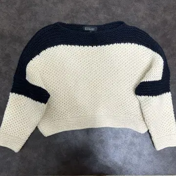 MACPHEE 아이보리/네이비 긴팔 니트