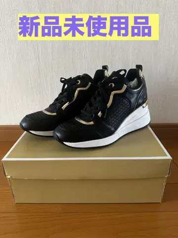 MICHAEL KORS 블랙 골드 스니커즈