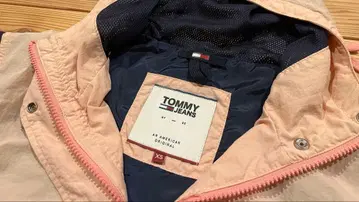 새상품급 타미힐피거 TOMMYJEANS 여성용 나일론 자켓 XS