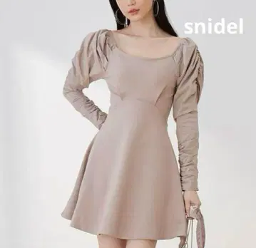snidel 스위칭 미니 드레스 오프숄더 퍼프 슬리브 미니 원피스