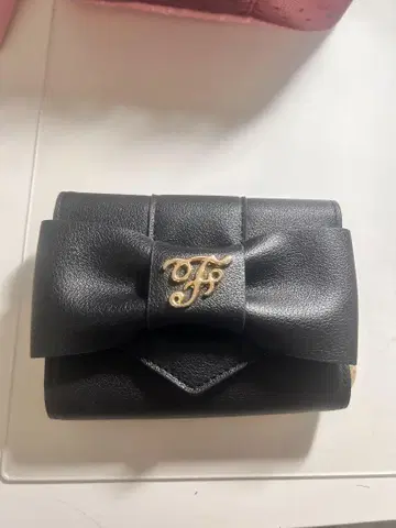 Maison de FLEUR 블랙 3단 폴더형 지갑