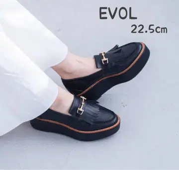[ 새상품 ] EVOL 이볼 통굽 비트 킬티드 태슬 로퍼 블랙 22.5