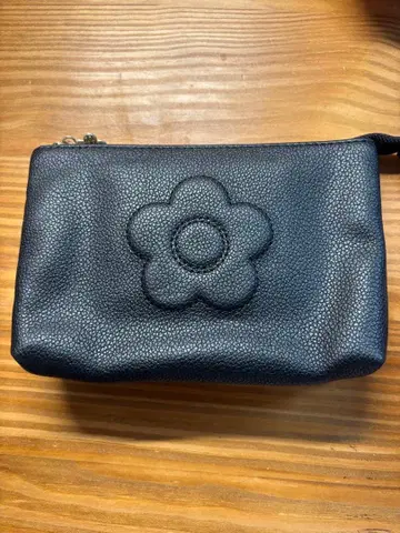 MARY QUANT 마리콴트 블랙 파우치 꽃 모티브