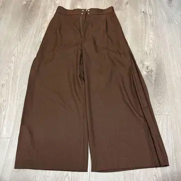 그린 라벨 릴랙싱 플리츠 와이드 팬츠 브라운