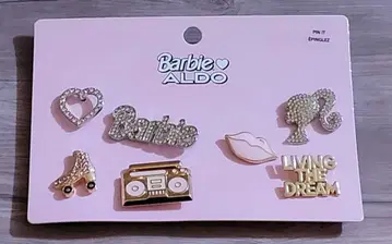 바비 ALDO 핀 배지