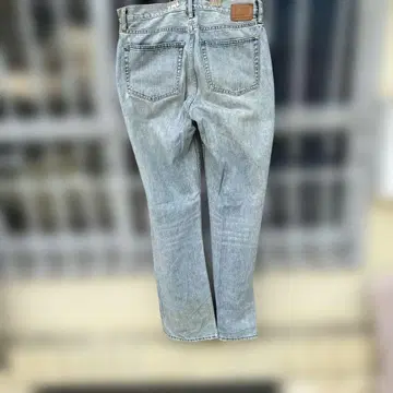 라이트 블루 스트레이트 데님 팬츠