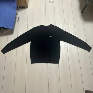 Champion 블랙 맨투맨 S사이즈
